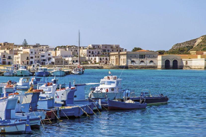 Вилла Isola Serena Фавиньяна Экстерьер фото